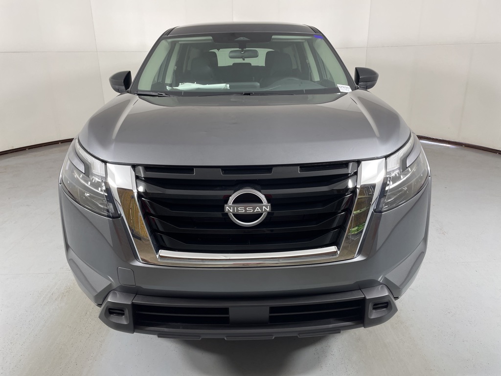 2025 Nissan Pathfinder S photo 3