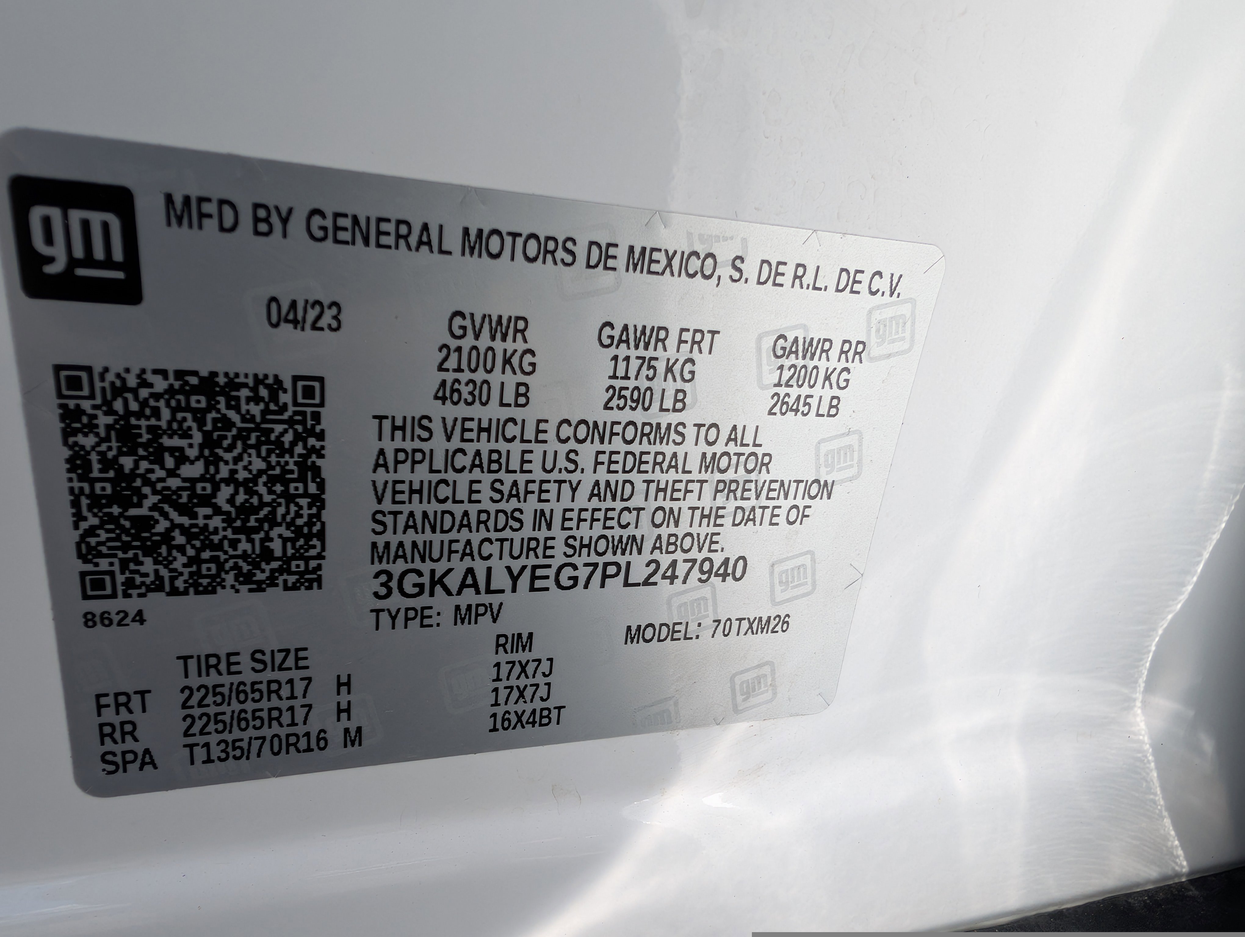 Used 2023 Summit White GMC AT4 image 36