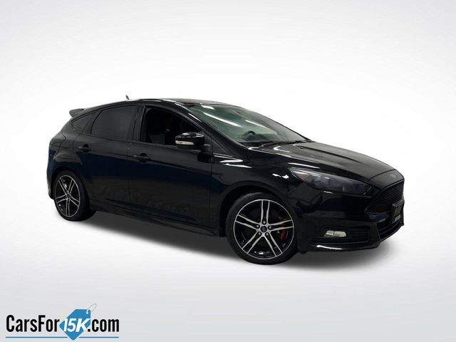 2017 Ford Focus ST's photo