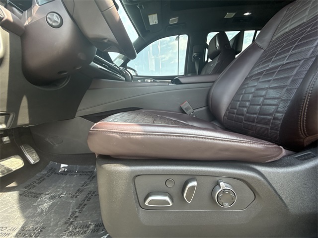 2023 Cadillac Escalade V-Series photo 12