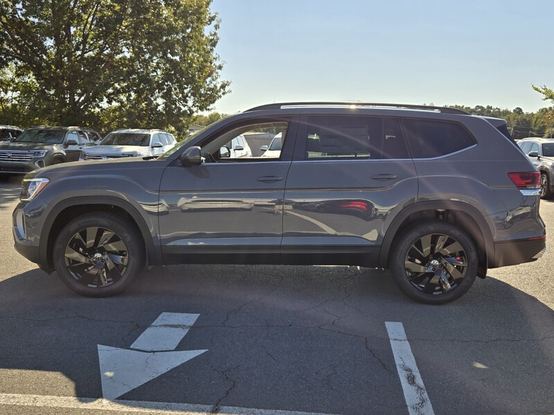 2026 Volkswagen Atlas SE Technology photo 4