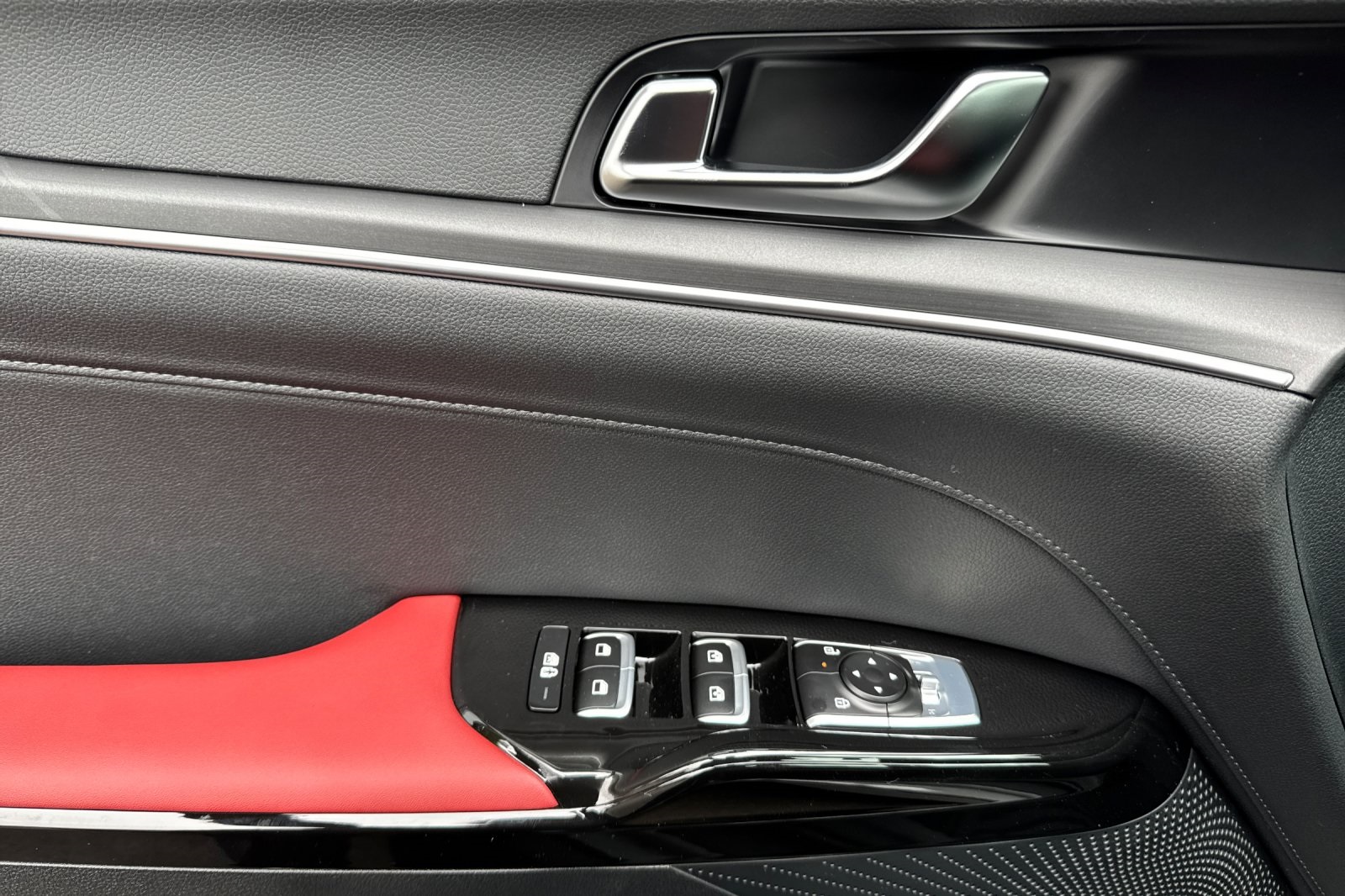 2026 Kia K5 GT-Line photo 7