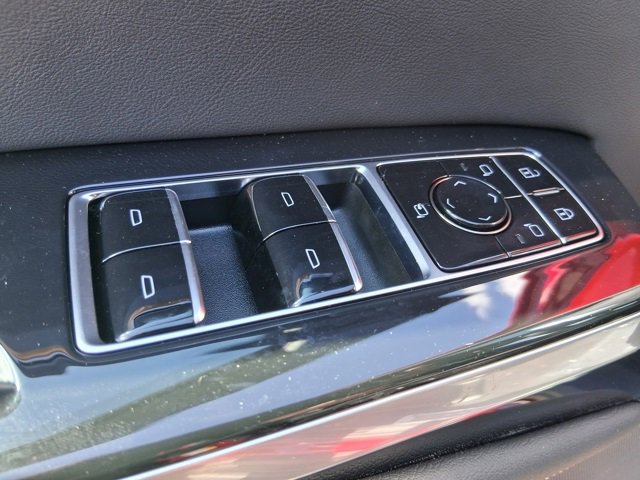 2025 Cadillac Escalade Premium Luxury photo 4
