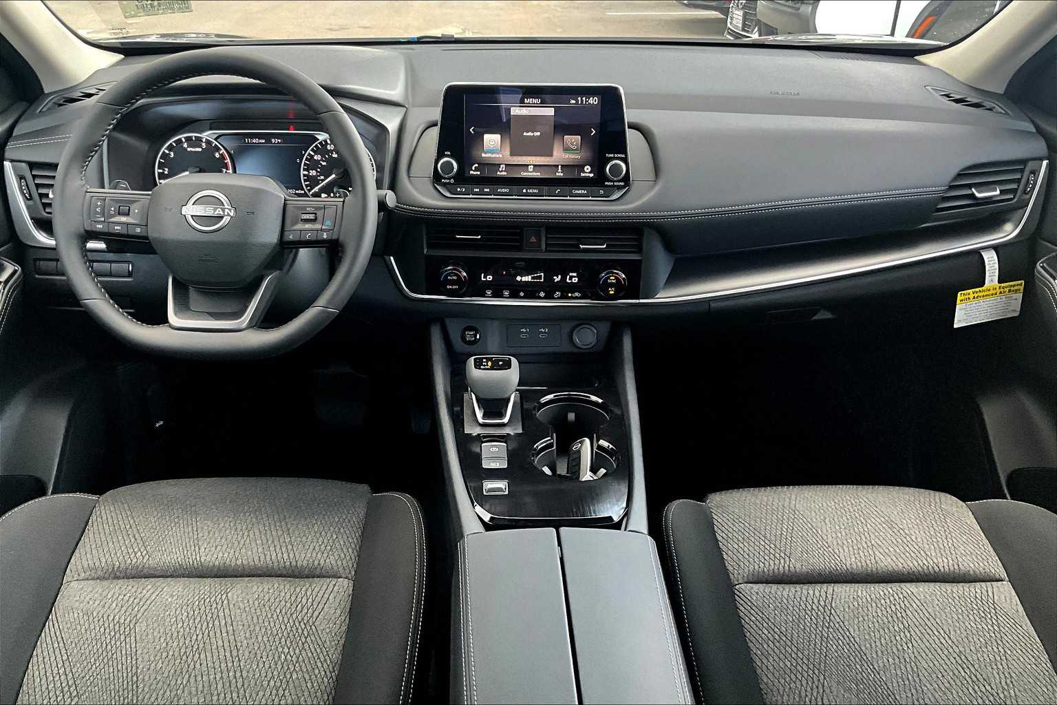 2025 Nissan Rogue SV photo 5