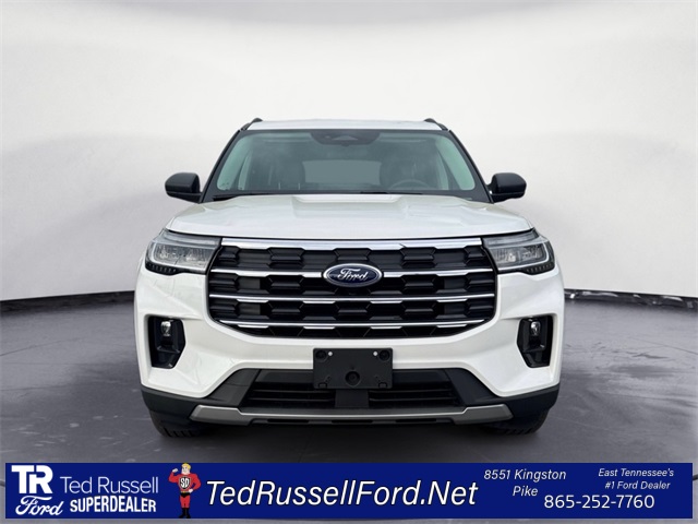 2025 Ford Explorer photo 2