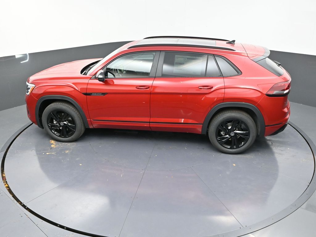 2025 Volkswagen Atlas Cross Sport SEL R-Line photo 13