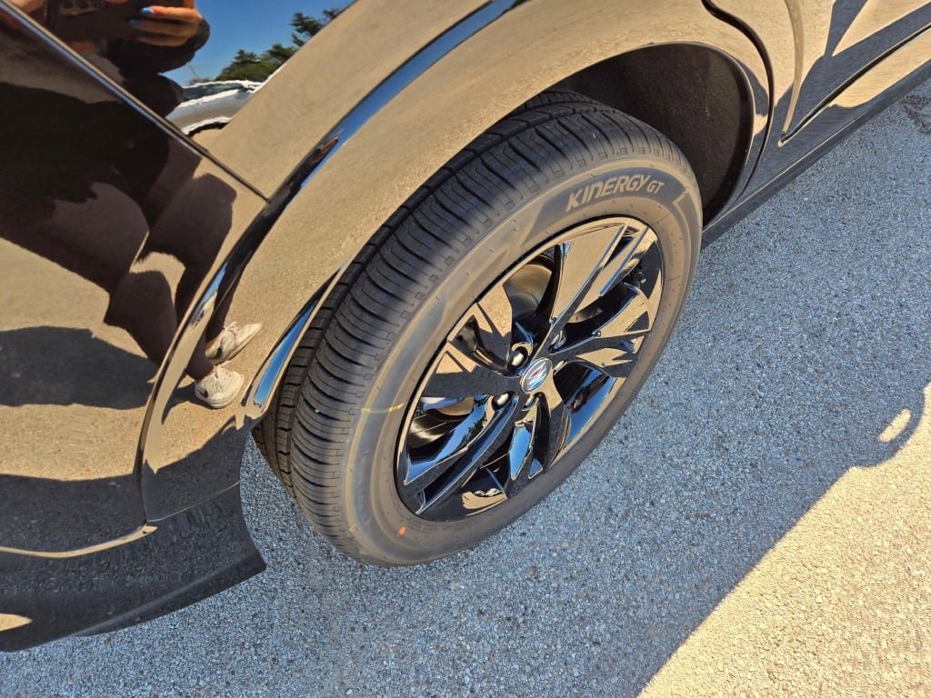 2026 Buick Encore GX Sport Touring photo 9