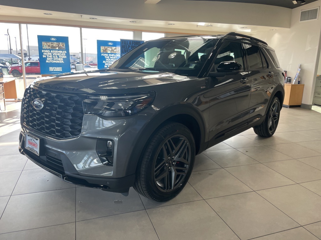 2026 Ford Explorer ST-LINE's photo