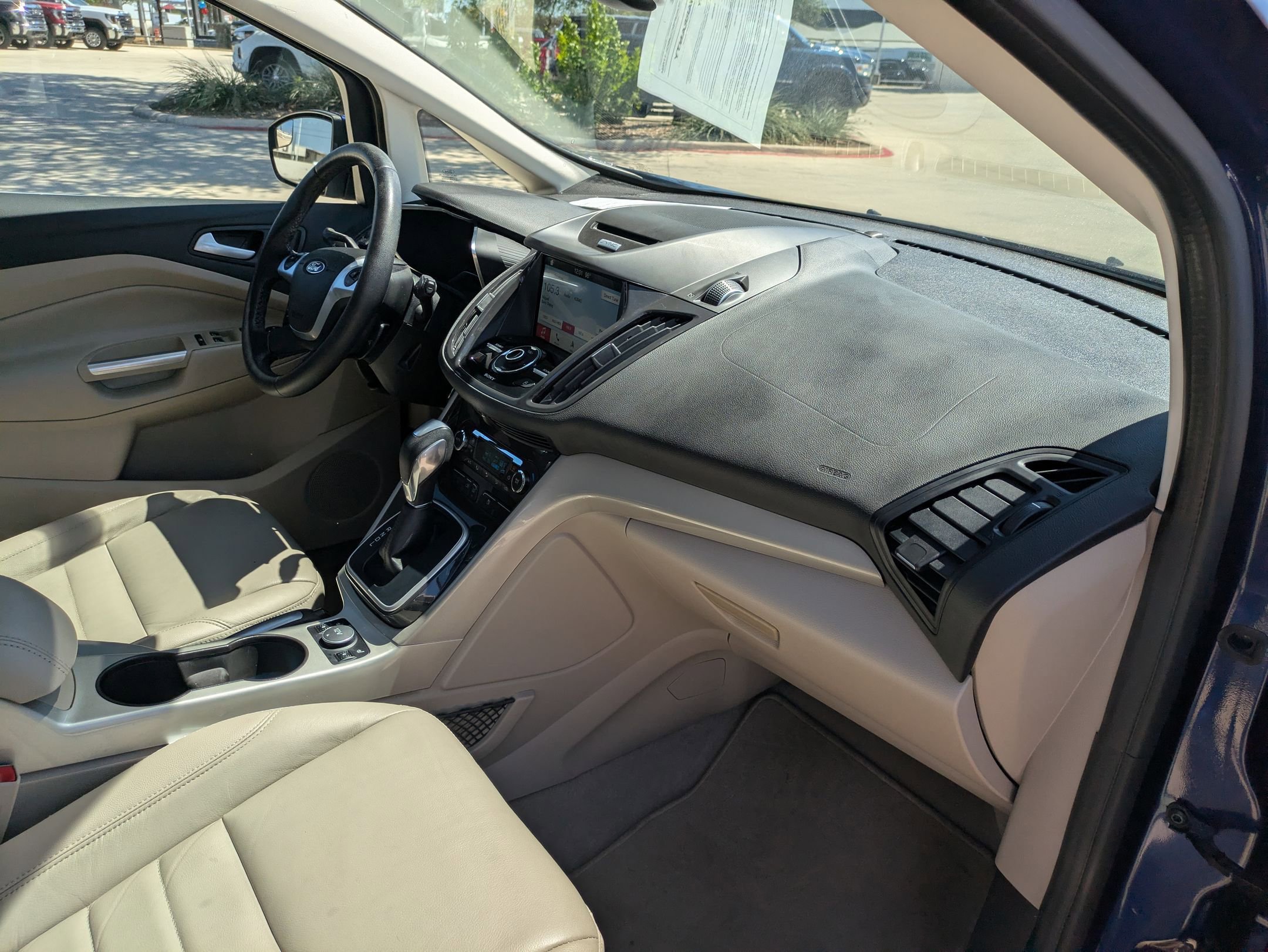 2016 Ford C-Max Energi SEL photo 27