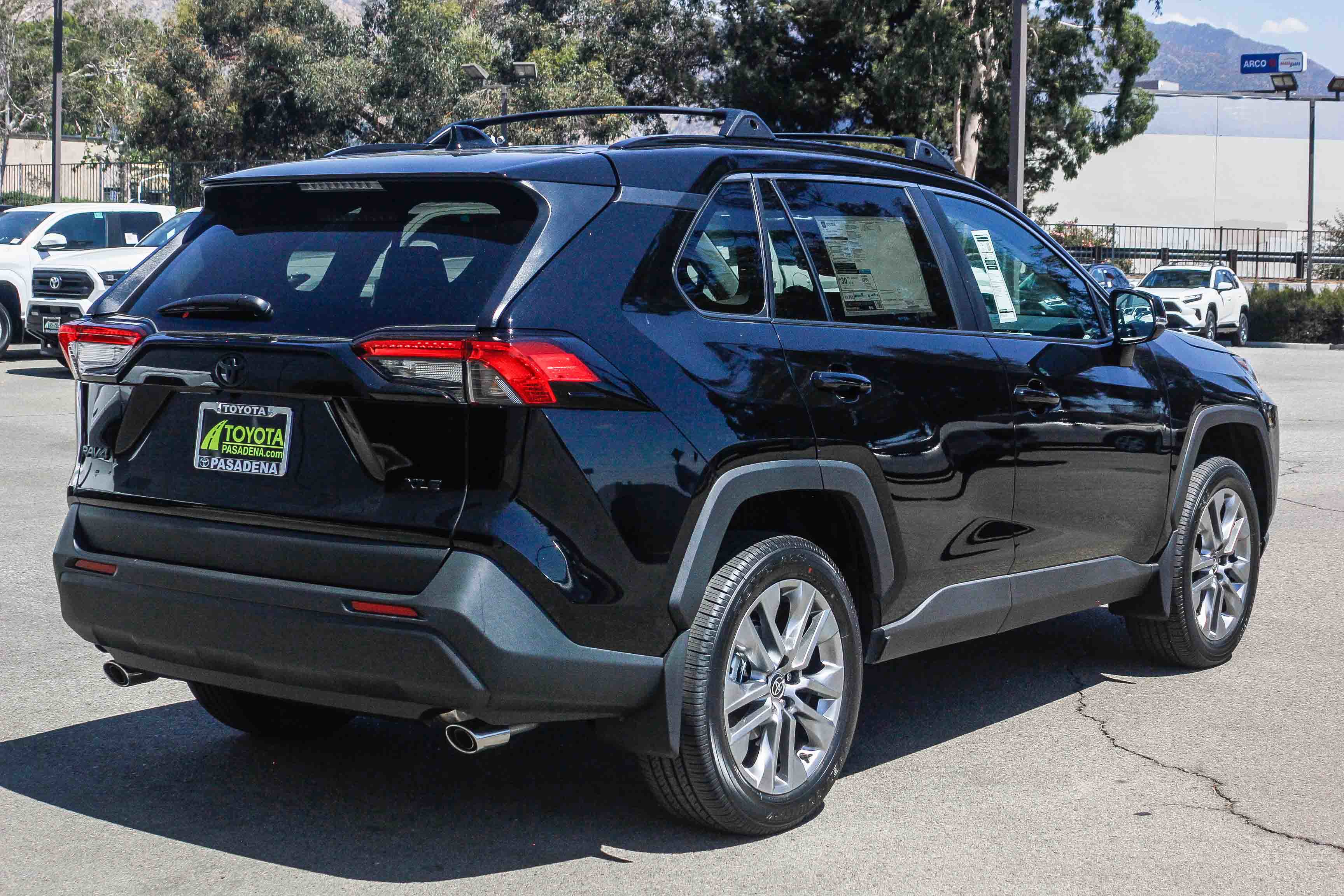 2025 Toyota RAV4 XLE Premium photo 6
