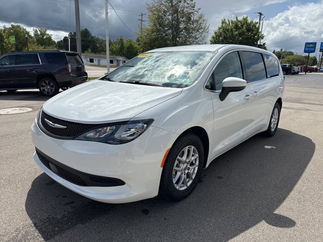 2023 Chrysler Voyager LX photo 6