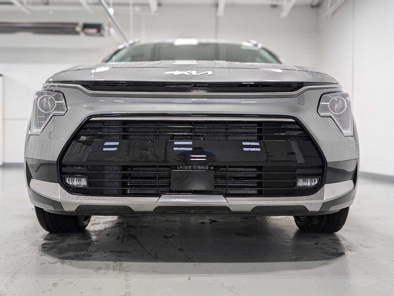 2025 Kia Niro EX Touring photo 2