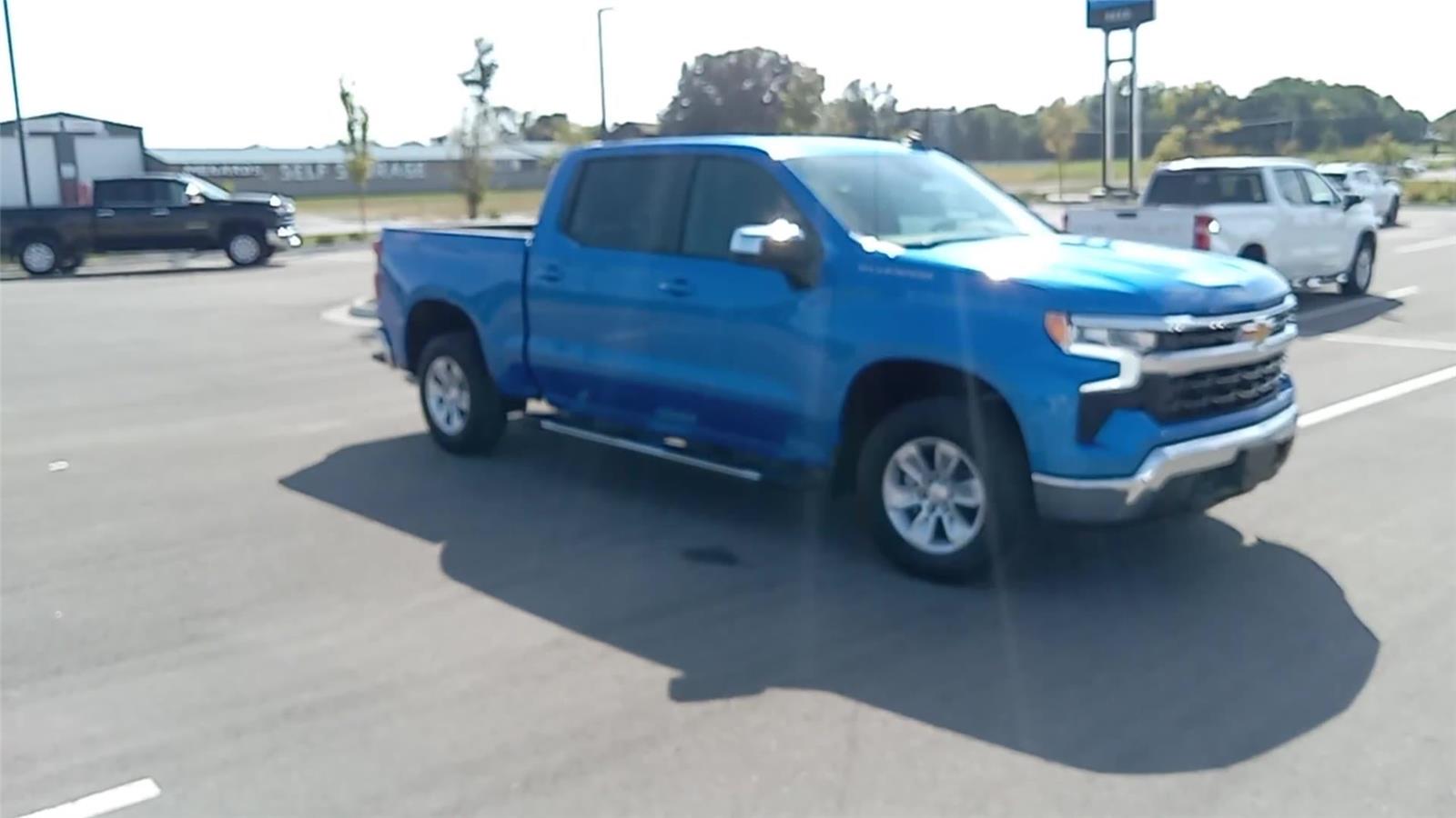 2026 Chevrolet Silverado 1500 LT photo 2