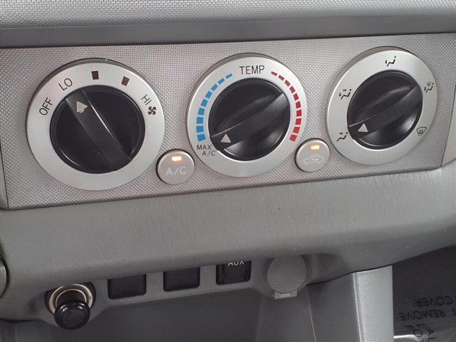 2011 Toyota Tacoma photo 19