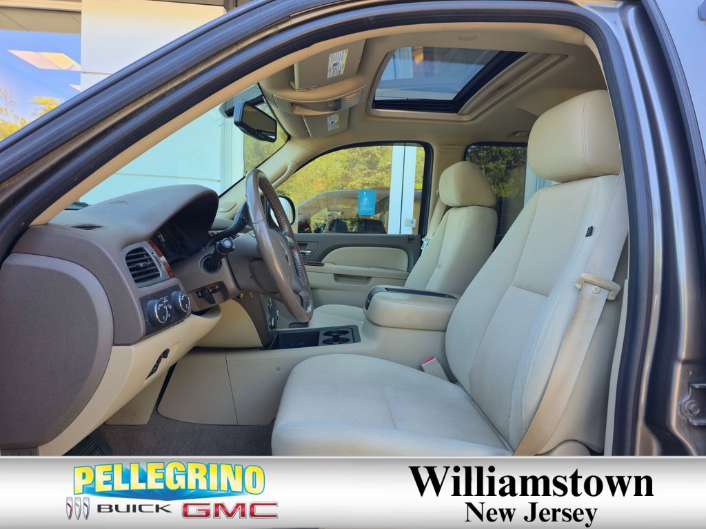 2011 Gmc Yukon SLE photo 4