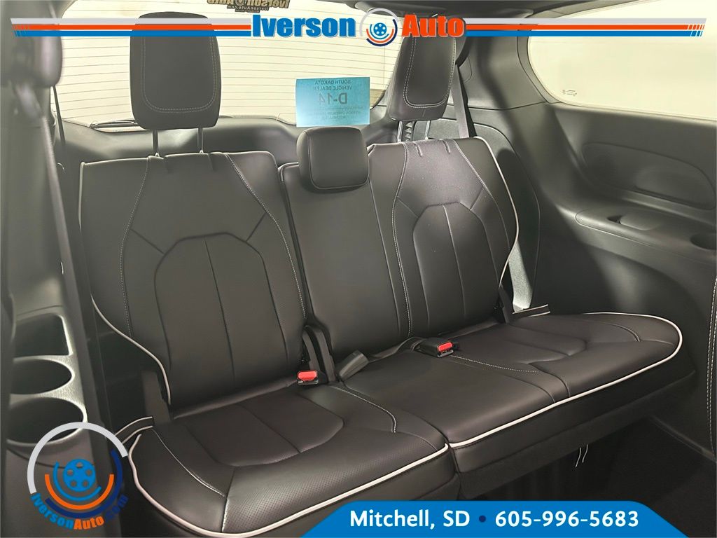 2026 Chrysler Pacifica Limited photo 27