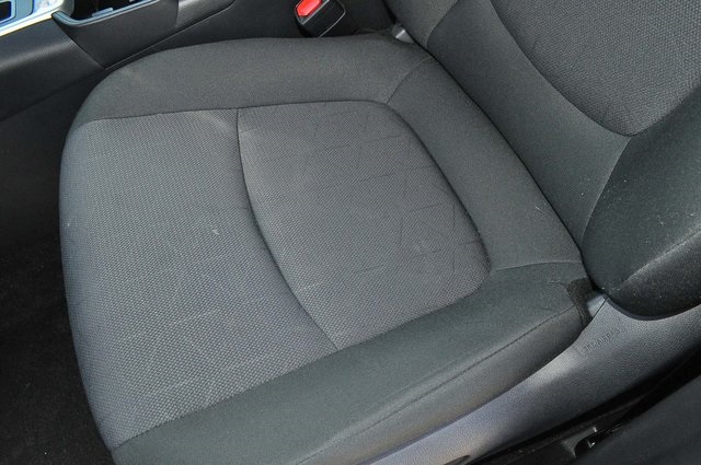 2025 Toyota RAV4 XLE photo 10