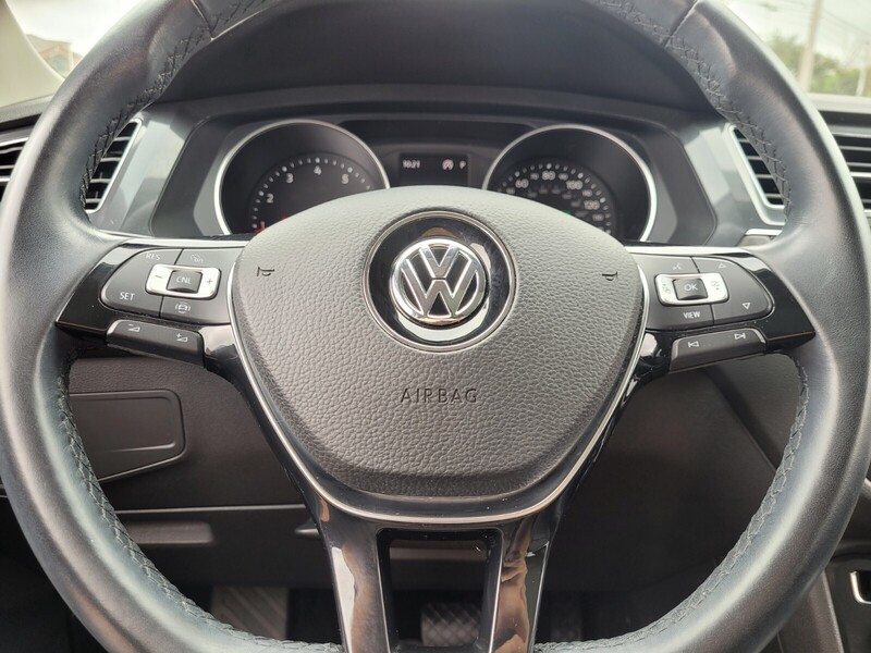 2019 Volkswagen Tiguan SE R-Line photo 20
