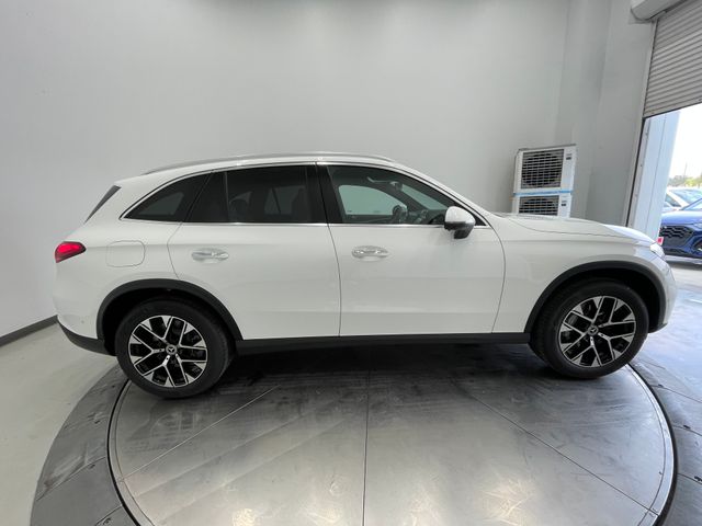 2026 Mercedes Benz GLC 350e 4MATIC photo 9