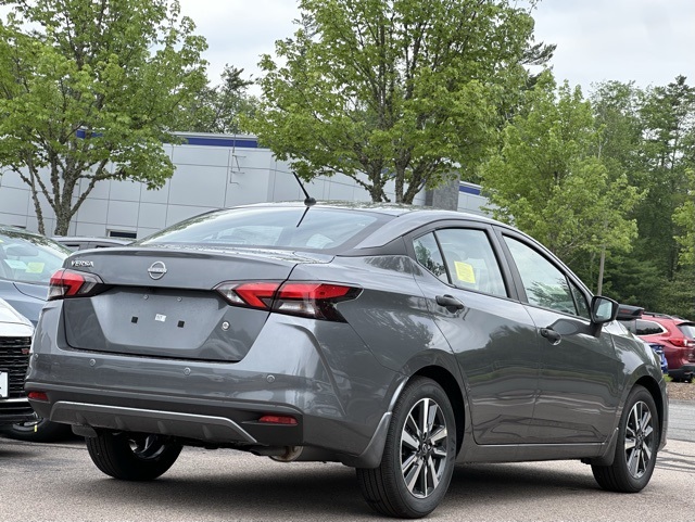 2025 Nissan Versa S photo 2