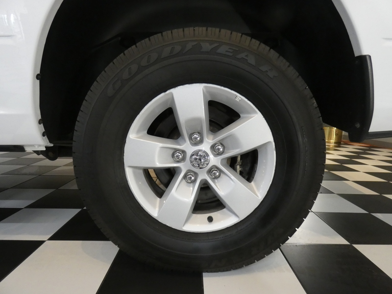 2022 Ram 1500 Classic SLT photo 3