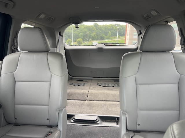 2014 Honda Odyssey EX-L photo 12