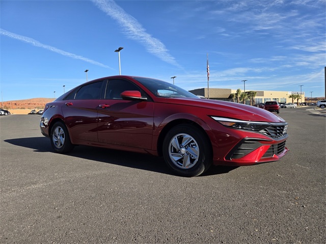 2026 Hyundai Elantra SE photo 2