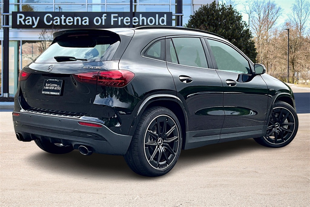 2024 Mercedes Benz GLA 35 AMG 4MATIC photo 2
