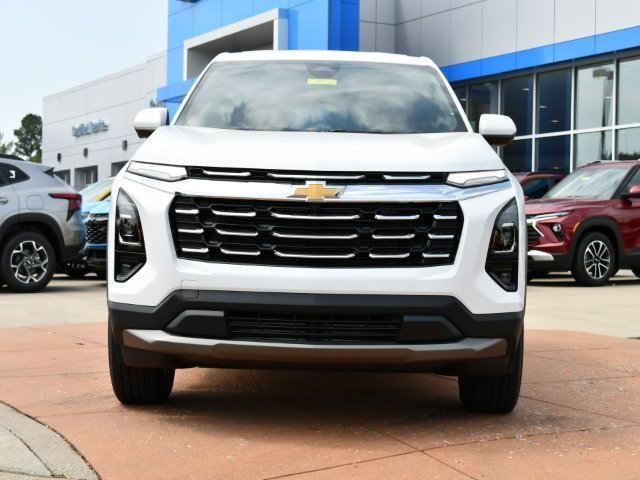2025 Chevrolet Equinox LT photo 2