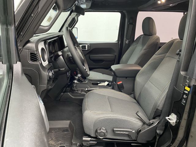 2025 Jeep Wrangler Sport S photo 4