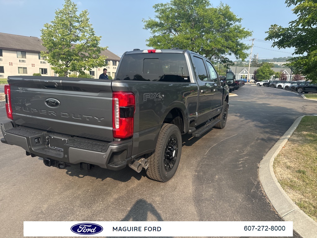 2025 Ford F-250 Lariat photo 4
