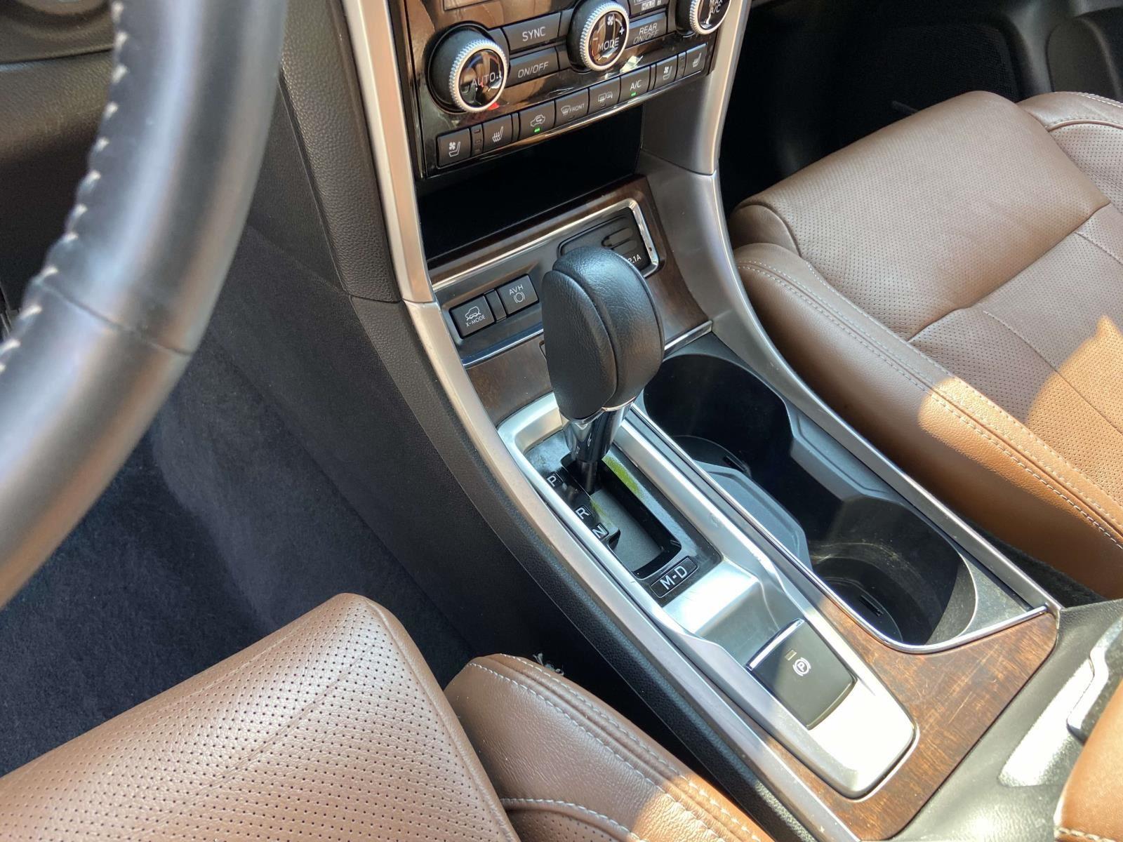 2020 Subaru Ascent Touring photo 6