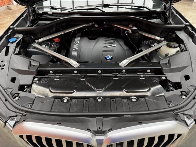 Certified Used 2024 Gray BMW xDrive40i image 27