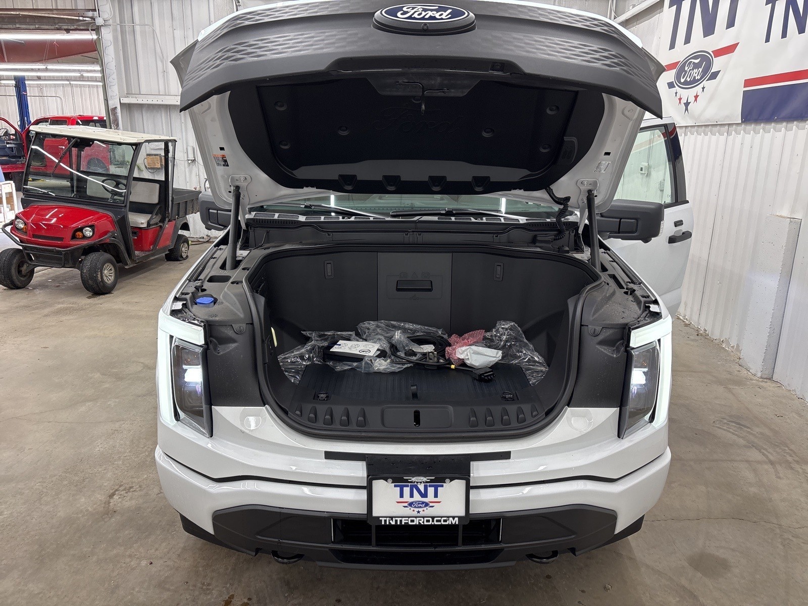 2025 Ford F-150 Lightning XLT photo 5