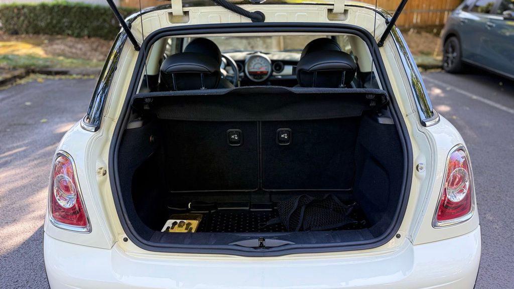 2013 Mini Cooper Base photo 11