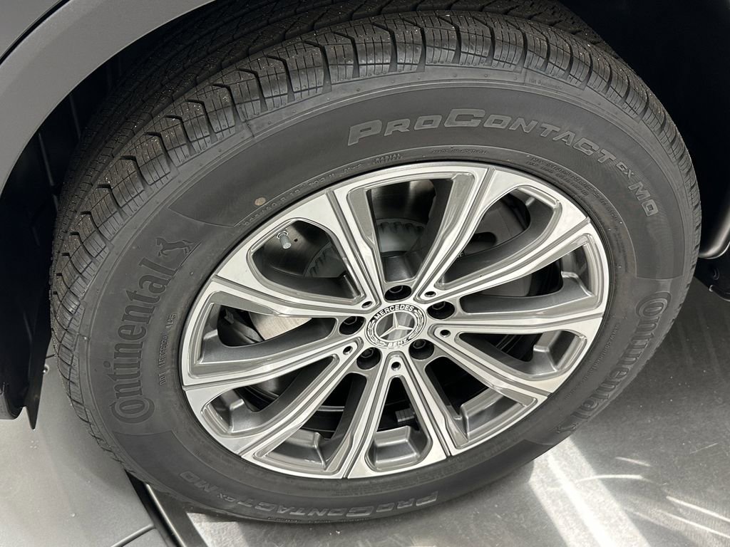2026 Mercedes Benz GLC 300 photo 13