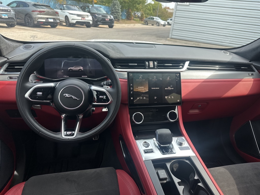 2023 Jaguar F-PACE SVR photo 22