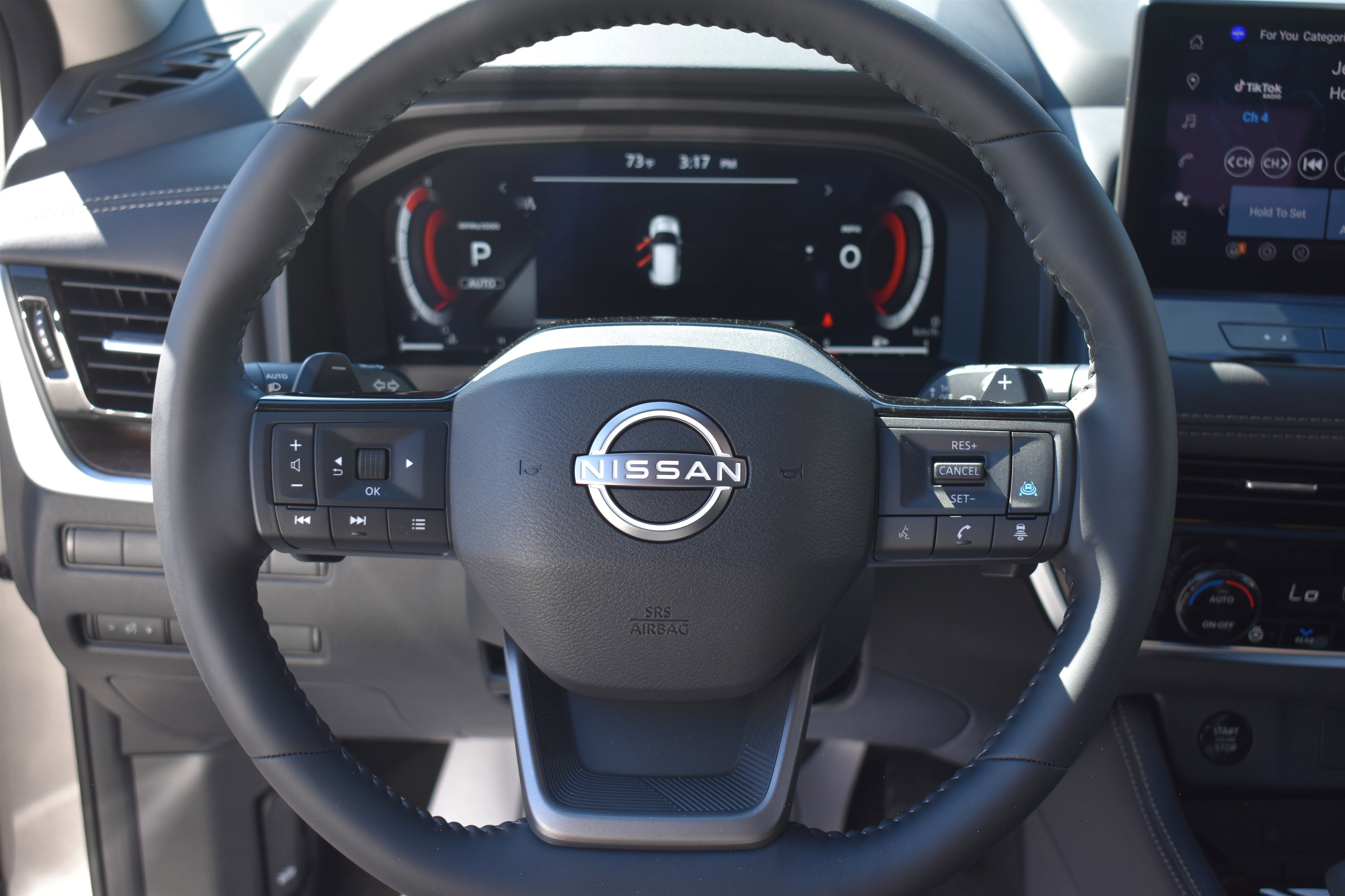 2026 Nissan Rogue Platinum photo 10