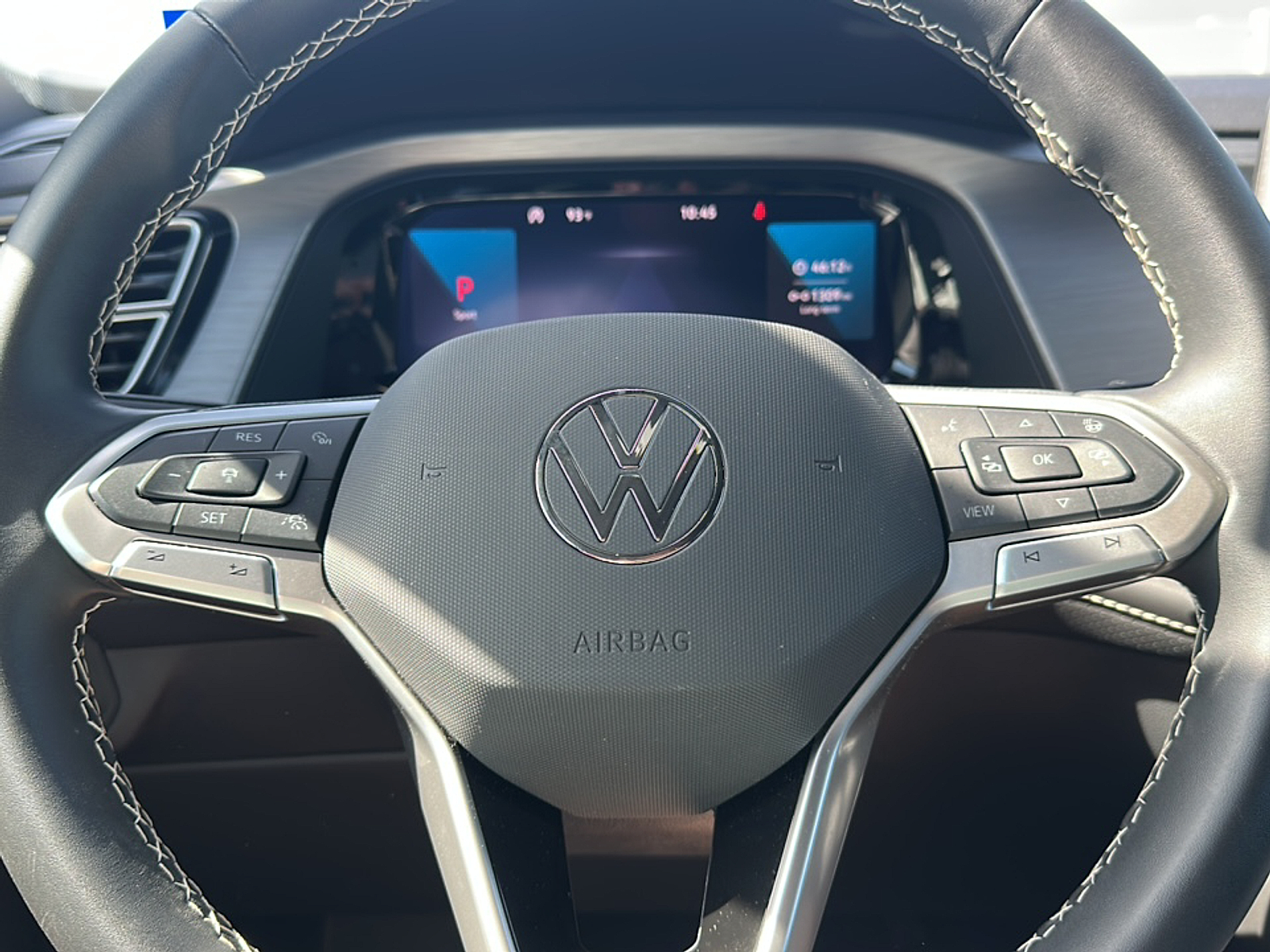 2024 Volkswagen Atlas Cross Sport SE Technology photo 3