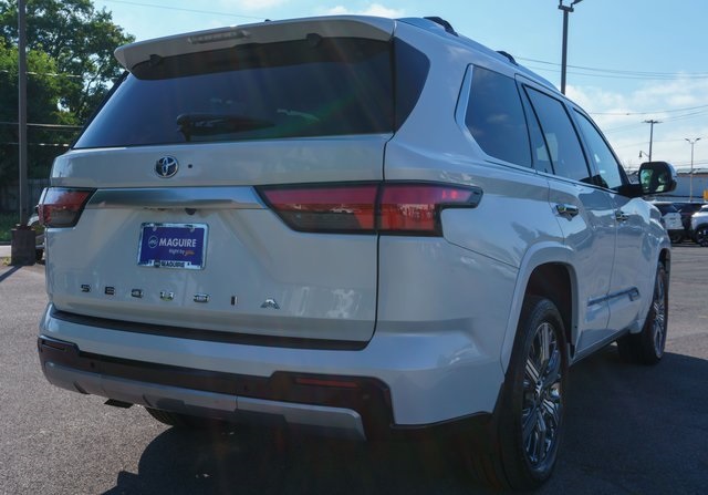 2023 Toyota Sequoia Capstone photo 2