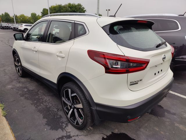 2021 Nissan Rogue Sport SL photo 2