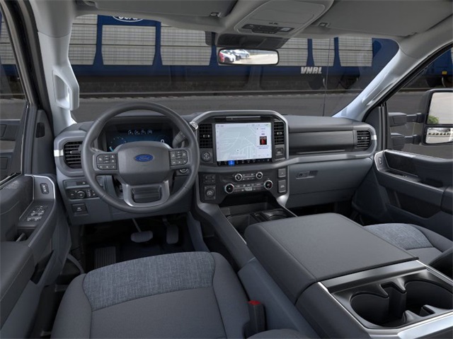 2025 Ford F-150 XLT photo 8