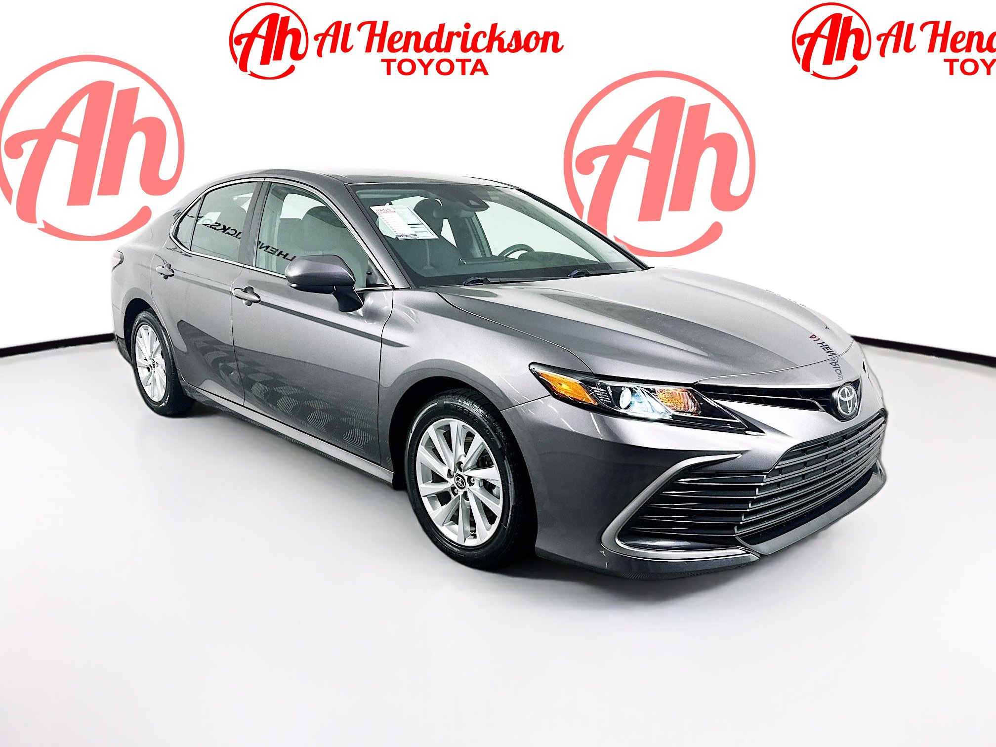 2021 Toyota Camry LE's photo