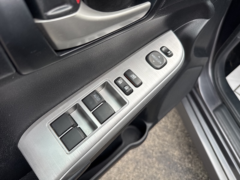 2014 Toyota Camry SE photo 15