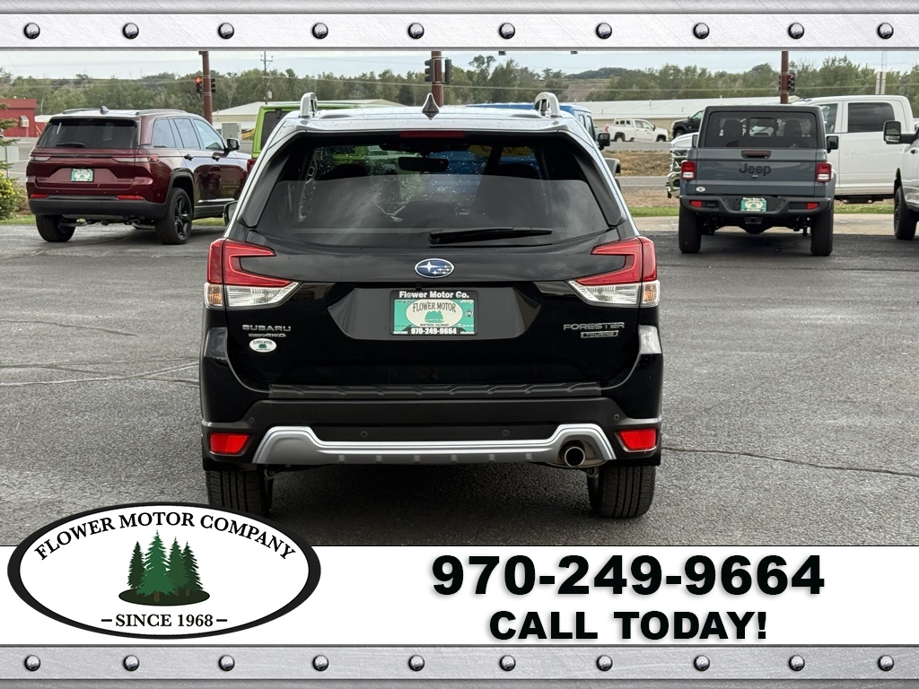 2024 Subaru Forester Touring photo 3