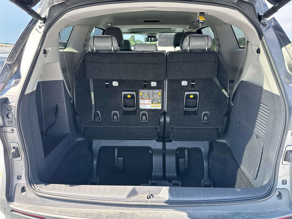 2024 Toyota Sienna XLE photo 7