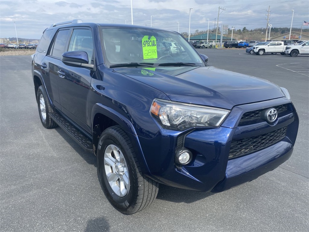 2018 Toyota 4Runner SR5 photo 2