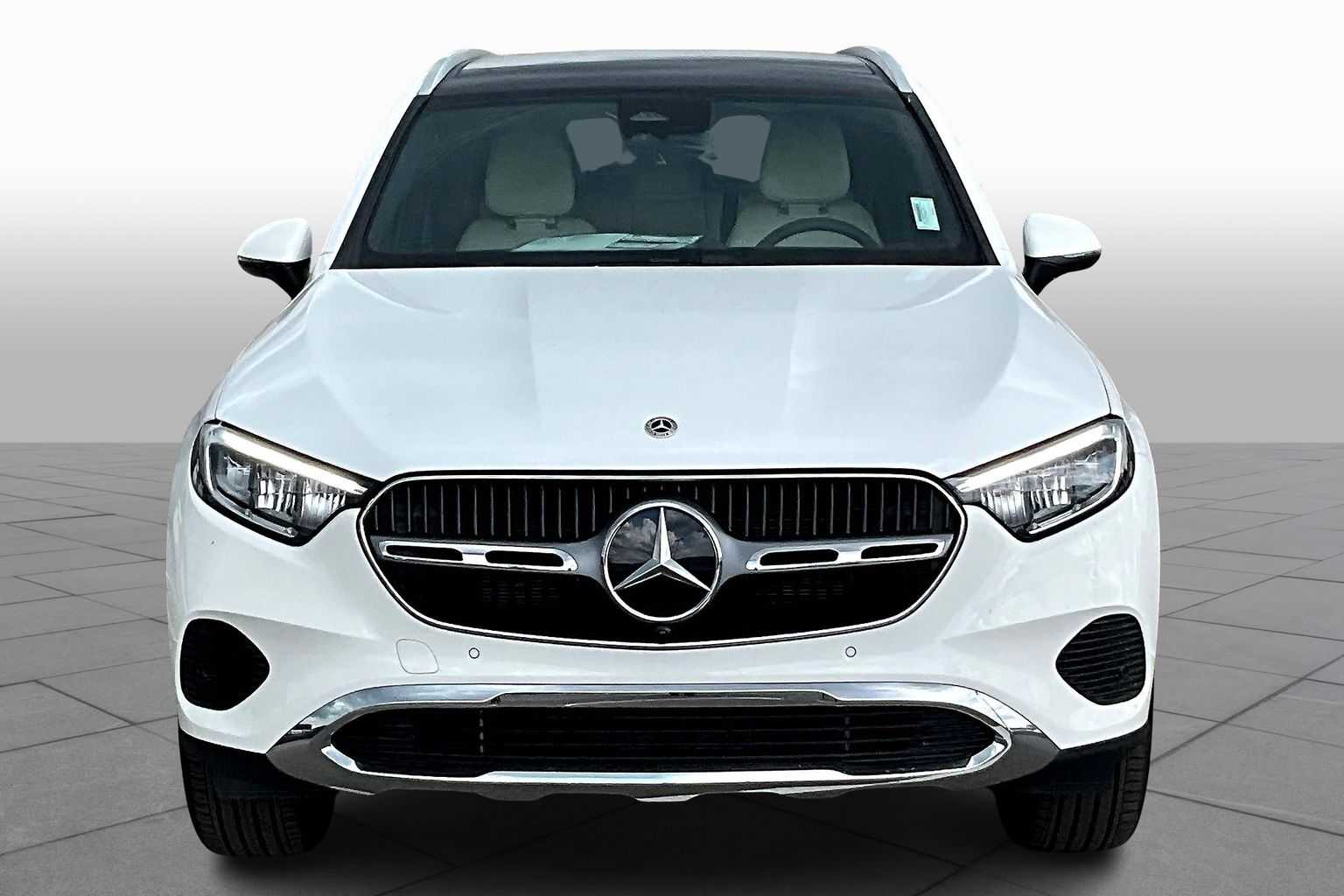 2026 Mercedes Benz GLC 300 4MATIC photo 3