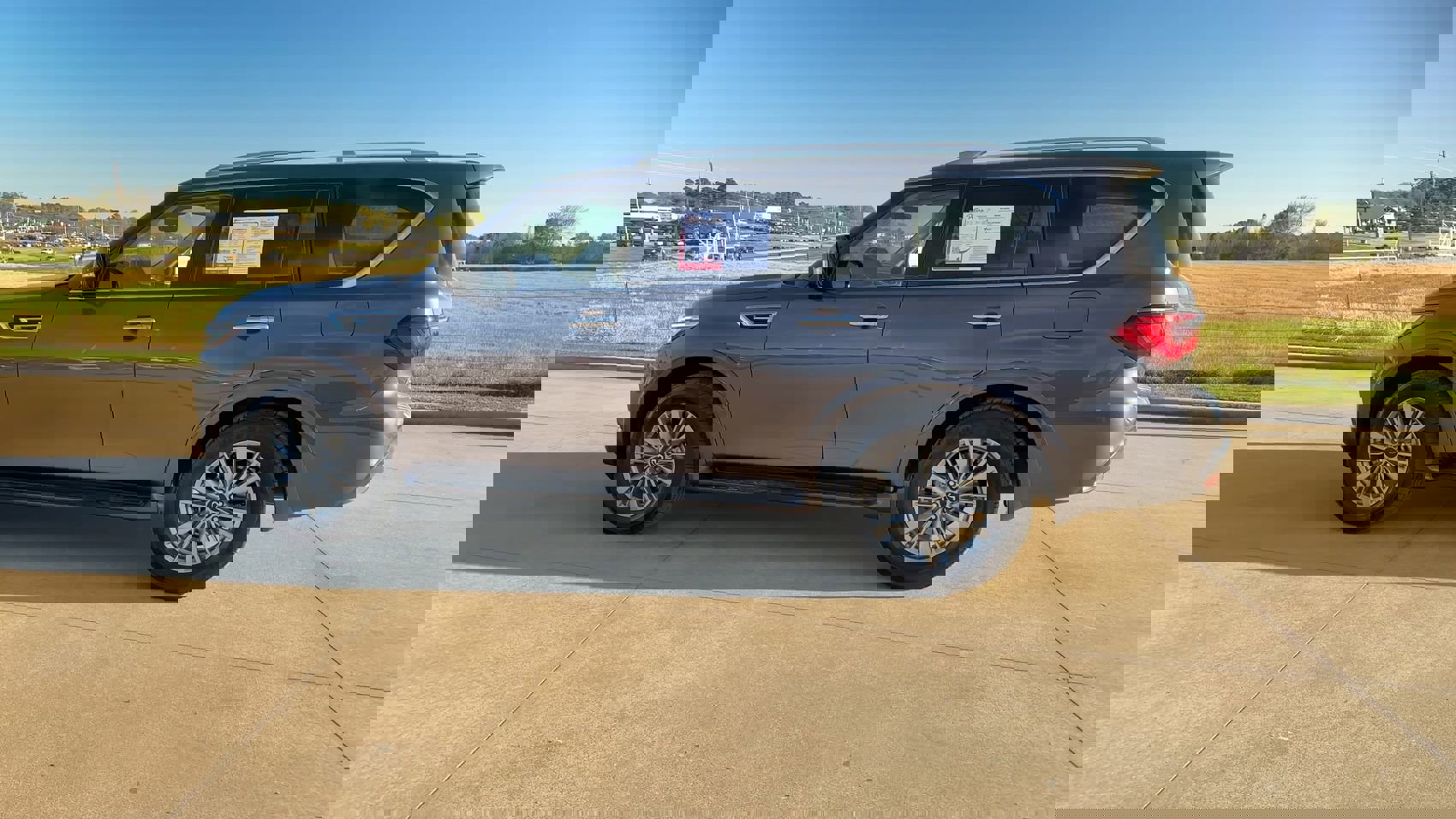2024 Infiniti QX80 Luxe photo 4