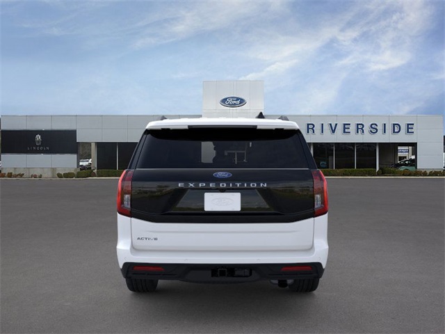 2025 Ford Expedition photo 5